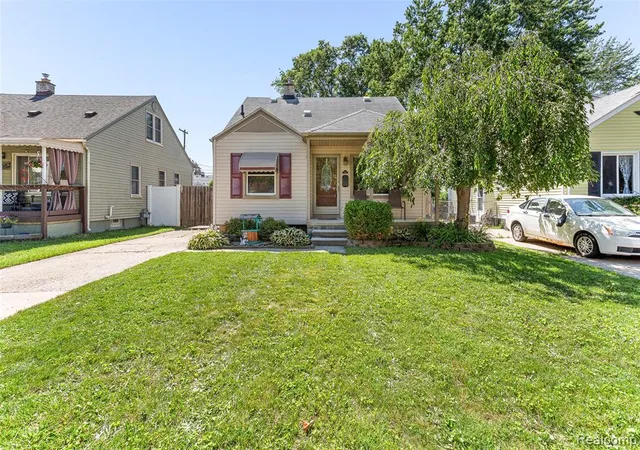 Homes for sale in Southgate, MI | 14672 Kennebec St, Southgate, MI 48195 | MLS# 61009665