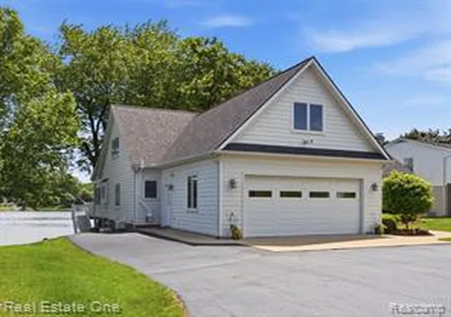 Homes for sale in Clarkston, MI | 9400 Sashabaw Rd, Clarkston, MI 48348 | MLS# 61009532