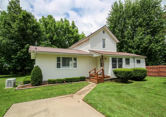Homes for sale in Marcellus, MI | 617 E Read St, Marcellus, MI 49067 | MLS# 70544168