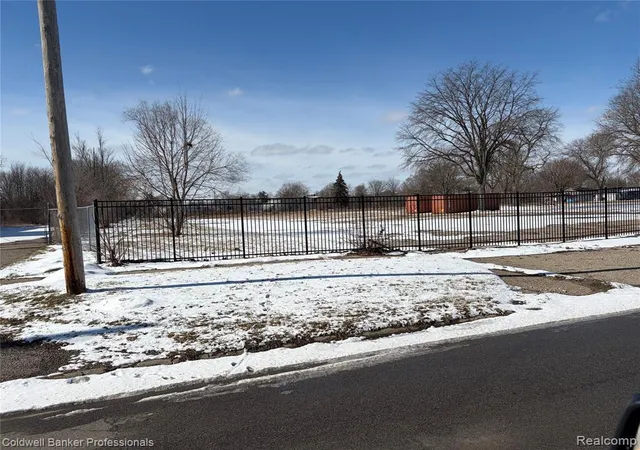 5th image of 2701 Branch Rd, Flint, MI 48506 2918 | MLS# 60971948