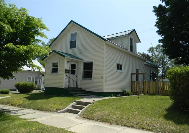 Homes for sale in Ludington, MI | 302 First St, Ludington, MI 49431 | MLS# 70475716