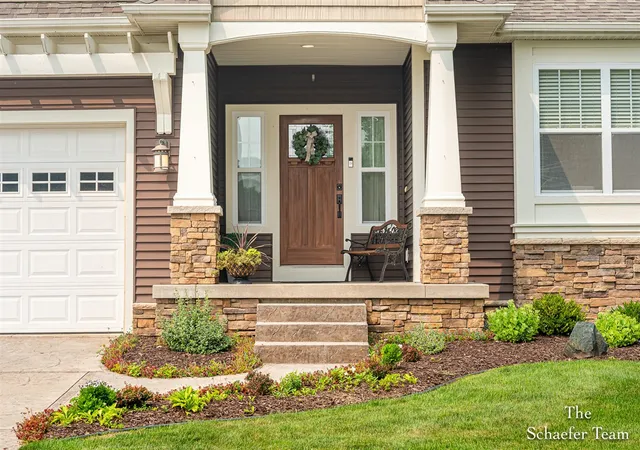 2nd image of 8736 Mount Rainier Cir, Lansing, MI 48917 | MLS# 70546811