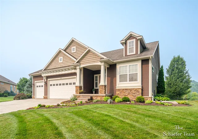 3rd image of 8736 Mount Rainier Cir, Lansing, MI 48917 | MLS# 70546811