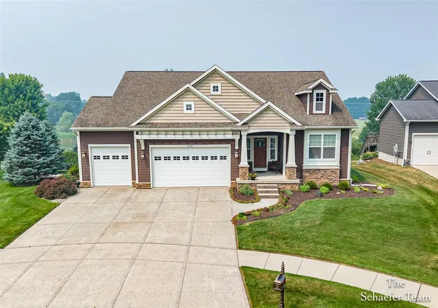 4th image of 8736 Mount Rainier Cir, Lansing, MI 48917 | MLS# 70546811