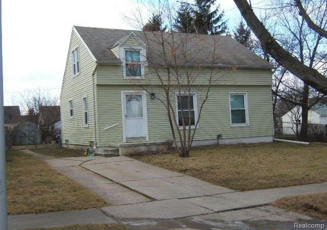 Single Family Residence at 17520 Matthews St, Riverview, MI 48193 | MLS# 20567158 | | Sold on 2012-02-07