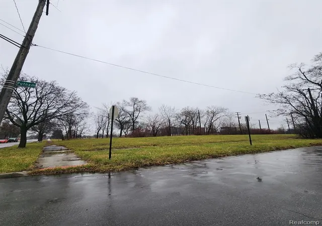 Photo 1 of Sale Pending at 5069 Wabash St, Detroit, MI 48208 | MLS# 60969987 | Listing updated on 2026-07-23
