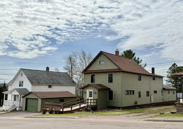 Homes for sale in Hancock, MI | 914 N Elevation St, Hancock, MI 49930 | MLS# 50205442