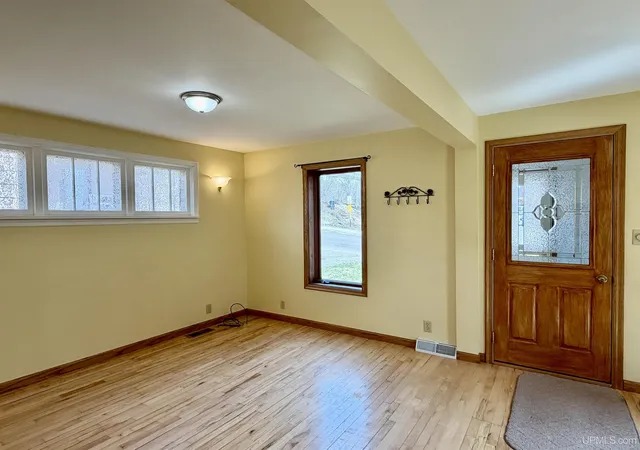 Homes for sale in Hancock, MI | 914 N Elevation St, Hancock, MI 49930 | MLS# 50205442