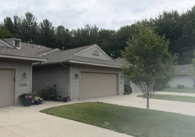 Homes for sale in Norton Shores, MI | 542 Tournament Cir, Norton Shores, MI 49444 | MLS# 70542052