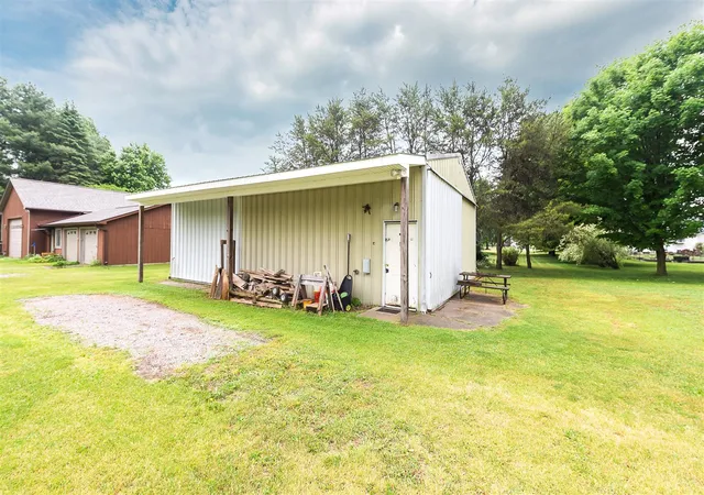 Homes for sale in Pinckney, MI | 4338 Swarthout Rd, Pinckney, MI 48169 | MLS# 70538719