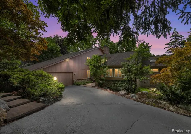 Photo 1 of Sale Pending at 4972 Champlain Cir, West Bloomfield, MI 48323 3527 | MLS# 61023450 | Listing updated on 2026-09-08