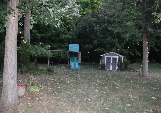 37th image of 5311 Sandalwood Ct, Grand Blanc, MI 48439 | MLS# 61021503