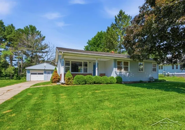 2nd image of 4665 N River Rd, Freeland, MI 48623 | MLS# 50214837