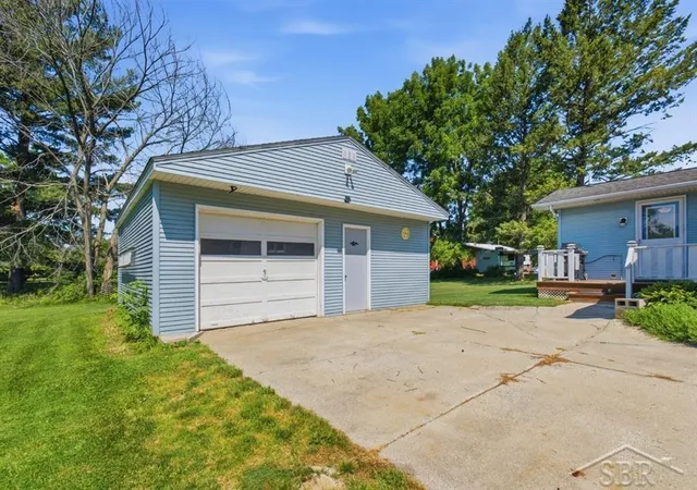 4th image of 4665 N River Rd, Freeland, MI 48623 | MLS# 50214837