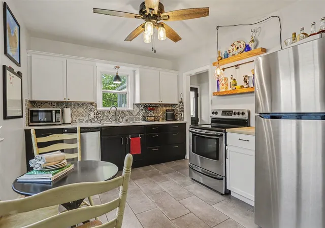 Photo 3 of Sale Pending at 2140 Royce Ave, Kalamazoo, MI 49001 | MLS# 70543182 | Listing updated on 2026-09-10