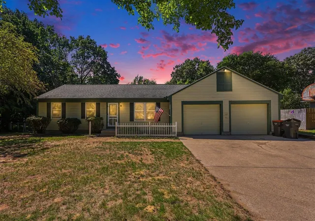 Photo 2 of Sale Pending at 15315 David Ave, Grand Haven, MI 49417 | MLS# 70554681 | Listing updated on 2026-09-15