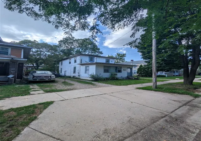 Photo 4 of Sale Pending at 934 Osborne St, Kalamazoo, MI 49001 | MLS# 70555292 | Listing updated on 2026-09-10