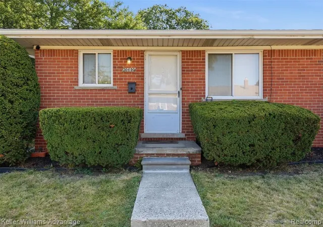 4th image of 30646 Krauter St, Garden City, MI 48135 | MLS# 61018309