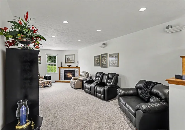 3rd image of 31 E Suttons Rdg, Battle Creek, MI 49014 | MLS# 70539614