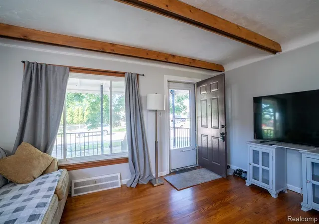 Photo 4 of Sale Pending at 17157 Matthews St, Riverview, MI 48193 4708 | MLS# 61025777 | Listing updated on 2026-09-02