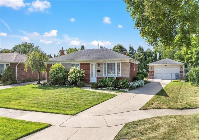 Photo 2 of Single family home for sale at 13814 Irvington Dr, Warren, MI 48088 | MLS# 50220091 | Listing updated on 2026-09-14