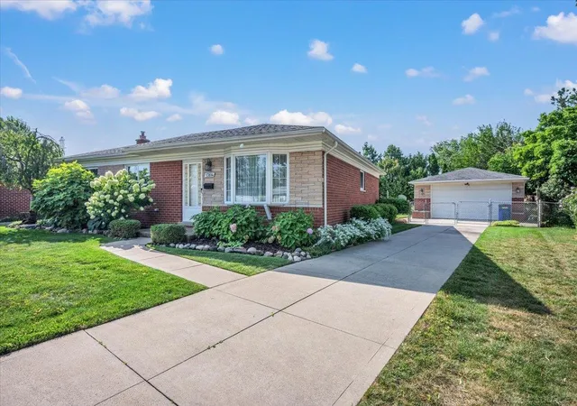 Photo 3 of Single family home for sale at 13814 Irvington Dr, Warren, MI 48088 | MLS# 50220091 | Listing updated on 2026-09-14