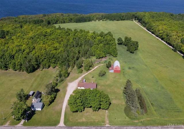 Photo 3 of Single family home for sale at 7663 Oo25 Rd, Garden, MI 49835 | MLS# 50211579 | Listing updated on 2026-09-15