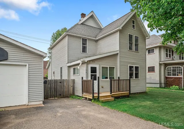 Photo 1 of Single family home for sale at 610 N Main St, Ishpeming, MI 49849 | MLS# 50217117 | Listing updated on 2026-08-17