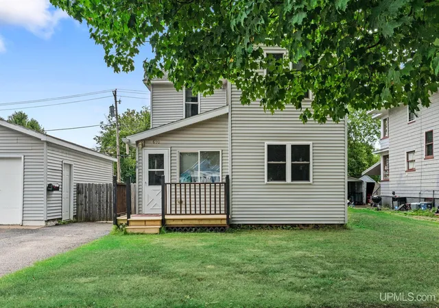 Photo 2 of Single family home for sale at 610 N Main St, Ishpeming, MI 49849 | MLS# 50217117 | Listing updated on 2026-08-17