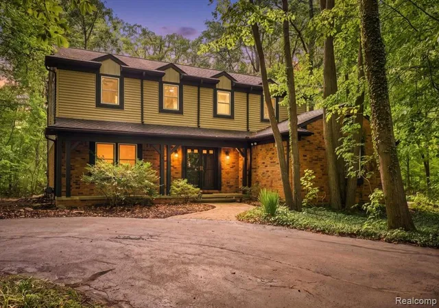1st image of 30249 Westgate Rd, Farmington Hills, MI 48334 2348 | MLS# 61024185