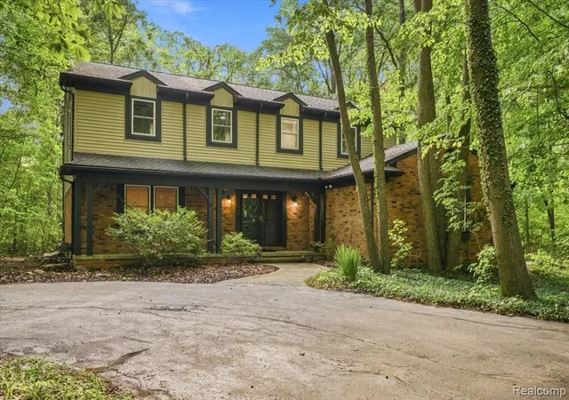 2nd image of 30249 Westgate Rd, Farmington Hills, MI 48334 2348 | MLS# 61024185