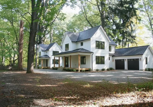 2nd image of 246 Webster Ave, South Haven, MI 49090 | MLS# 70490634