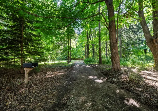 3rd image of 246 Webster Ave, South Haven, MI 49090 | MLS# 70490634