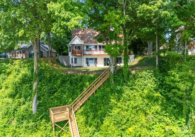 Photo 1 of Single family home for sale at 9895 Lakeview Dr, Berrien Springs, MI 49103 | MLS# 70545857 | Listing updated on 2026-08-14