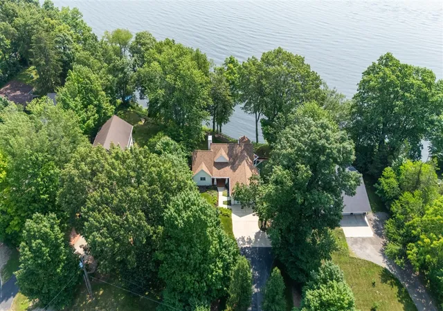 Photo 4 of Single family home for sale at 9895 Lakeview Dr, Berrien Springs, MI 49103 | MLS# 70545857 | Listing updated on 2026-08-14