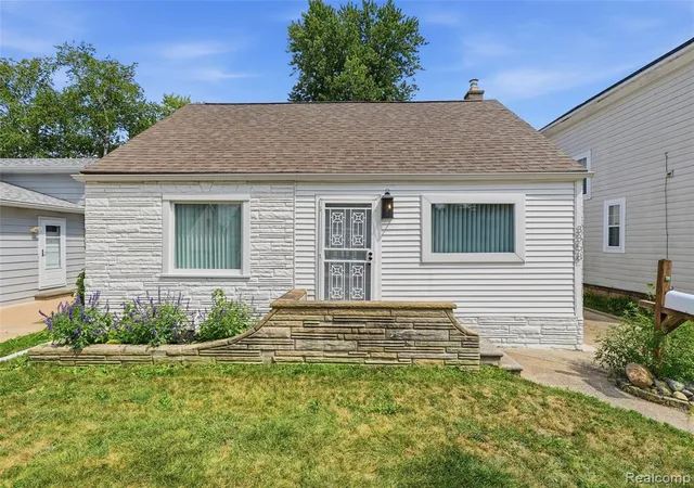 1st image of 3358 Cummings Ave, Royal Oak, MI 48073 | MLS# 61023171