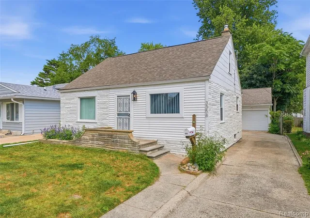2nd image of 3358 Cummings Ave, Royal Oak, MI 48073 | MLS# 61023171