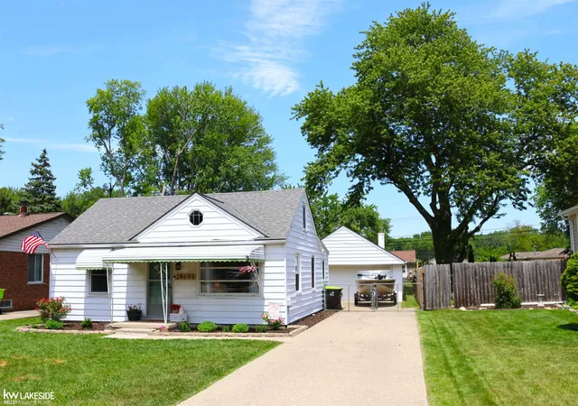 Homes for sale in Harrison Township, MI | 24695 Trombley St, Harrison Township, MI 48045 | MLS# 50210292