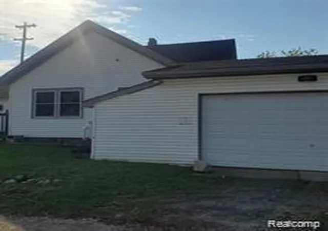 Homes for sale in Lansing, MI | 4414 S Martin Luther King Jr Blvd, Lansing, MI 48910 | MLS# 60965507