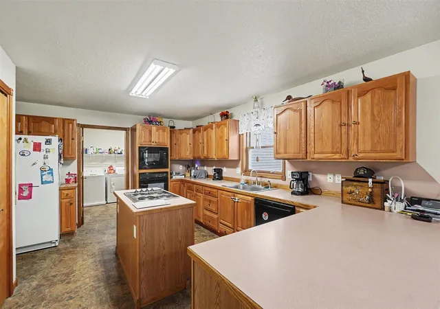 Homes for sale in Sheridan, MI | 4485 S Miles Rd, Sheridan, MI 48884 | MLS# 70542368
