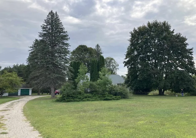 Photo 2 of Single family home for sale at 863 S M18 Hwy, Gladwin, MI 48624 | MLS# 50219970 | Listing updated on 2026-09-13