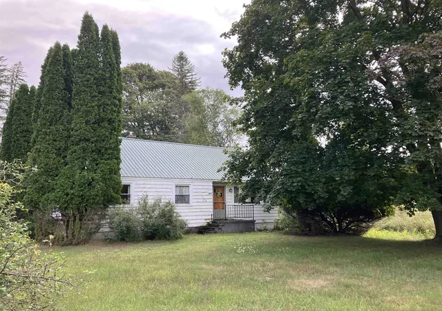 Photo 3 of Single family home for sale at 863 S M18 Hwy, Gladwin, MI 48624 | MLS# 50219970 | Listing updated on 2026-09-13