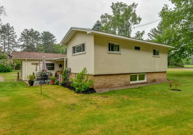 Homes for sale in Traverse City, MI | 10741 N Long Lake Rd, Traverse City, MI 49685 | MLS# 80069453