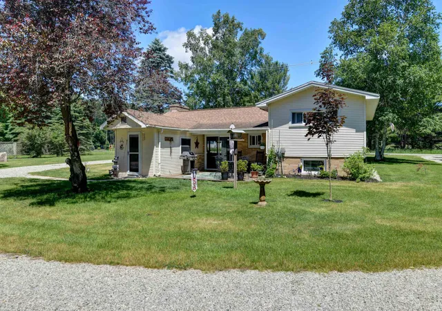 Homes for sale in Traverse City, MI | 10741 N Long Lake Rd, Traverse City, MI 49685 | MLS# 80069453