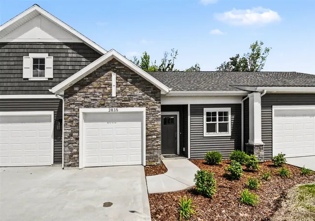 1st image of 2835 W Cobblestone Ct #15, Grand Rapids, MI 49512 | MLS# 70517071