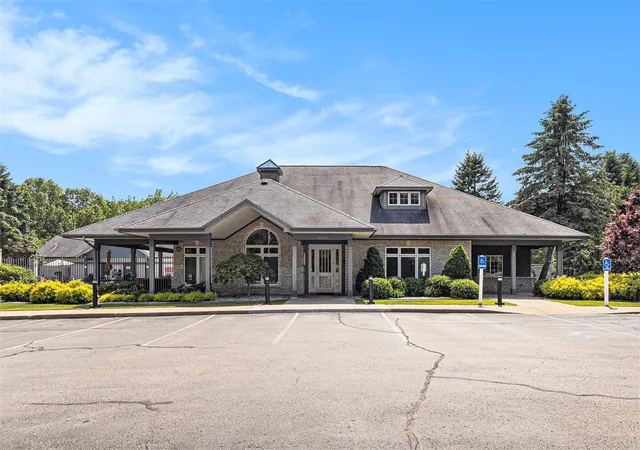Homes for sale in Spring Lake, MI | 18372 N Ridge Court, Spring Lake, MI 49456 | Houzeo