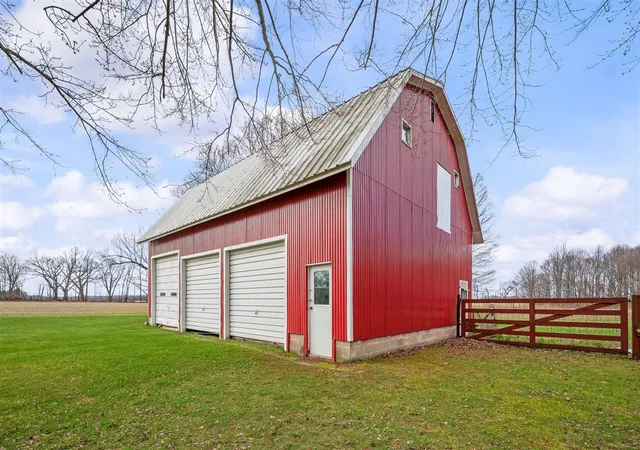 Homes for sale in Dowagiac, MI | 55796 92Nd Ave, Dowagiac, MI 49047 | MLS# 70523677