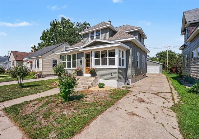 Photo 4 of Sale Pending at 371 W 19th Street, Holland, MI 49423 | MLS# 70555478 | Listing updated on 2026-08-31