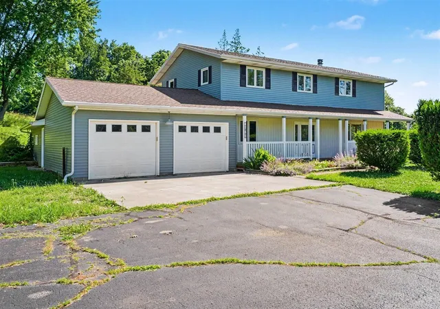 Homes for sale in Berrien Springs, MI | 4761 E Arrowhead Dr, Berrien Springs, MI 49103 | MLS# 70542704