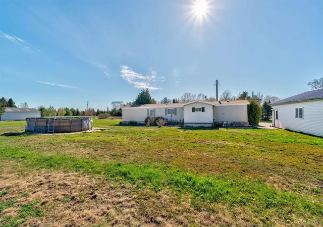Homes for sale in Manistique, MI | 1356 W Kendall Rd, Manistique, MI 49854 | MLS# 50209262
